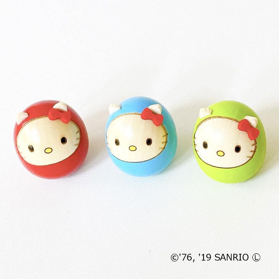 usaburo-kokeshi-hello-kitty-mame-daruma-35-mm-jaune-vert image 6