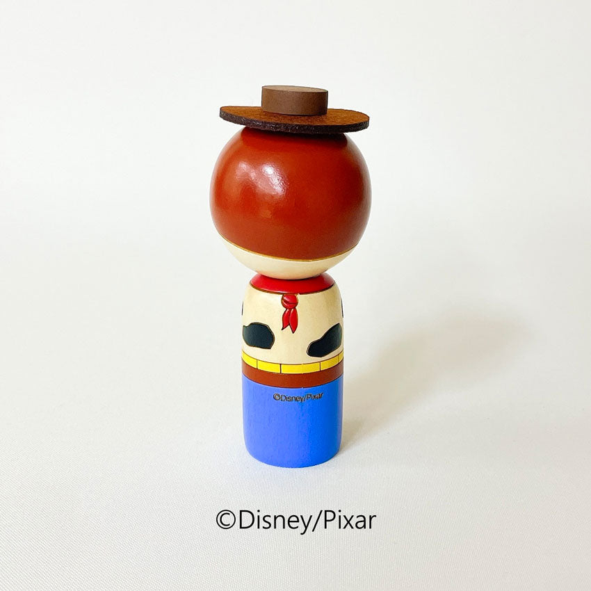 usaburo-kokeshi-toy-story-woody-figurine-artisanale-11-5-cm image 3