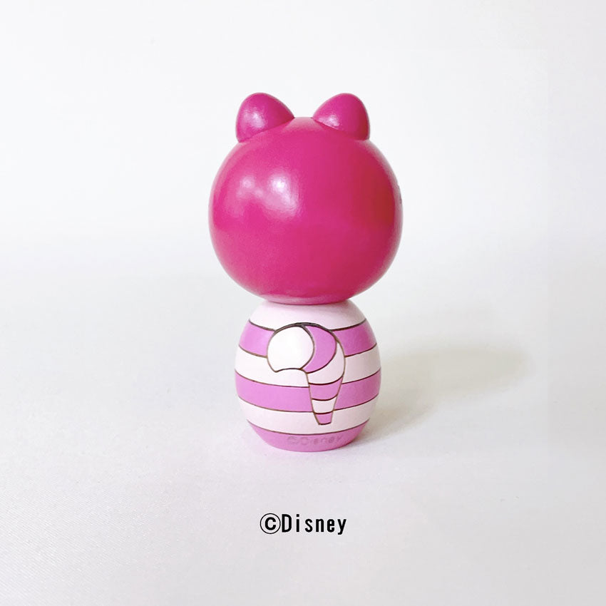 usaburo-kokeshi-chat-du-cheshire-disney-58x58x95mm image 3