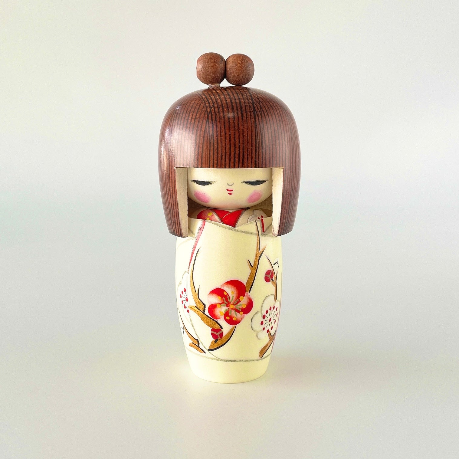 usaburo-kokeshi-haru-no-yume-spring-dream-16-cm image 1