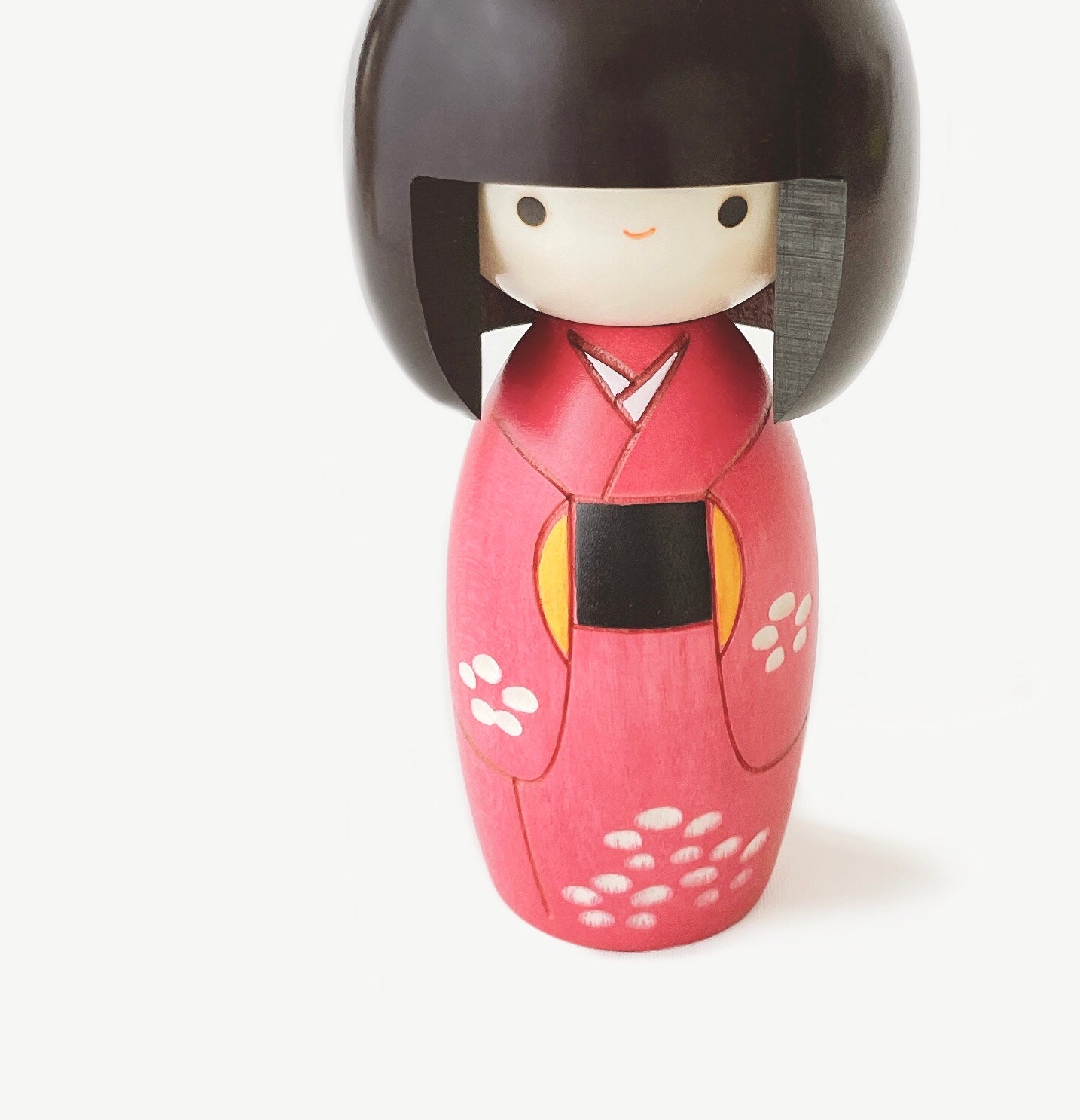 usaburo-kokeshi-haru-no-kaze-spring-breeze-poup-e-kokeshi-artisanale-14-5-cm image 3