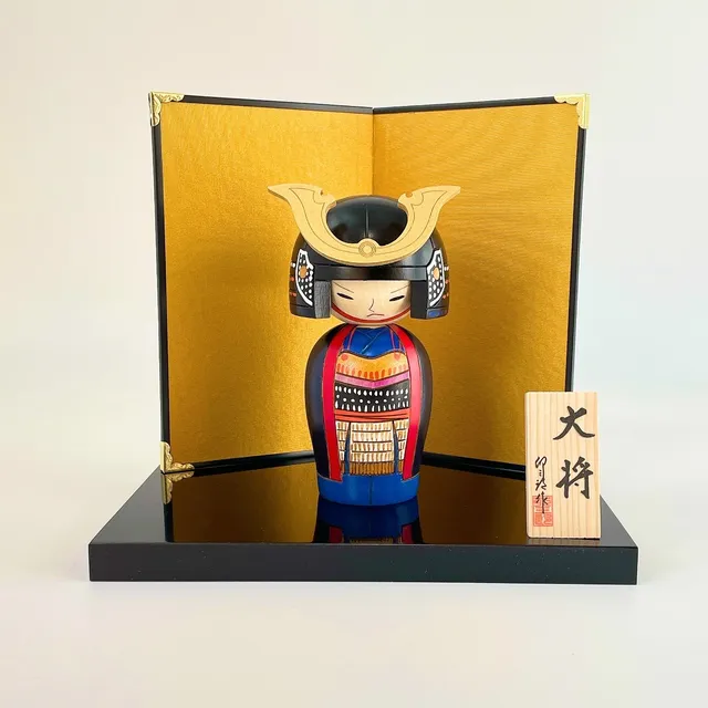 usaburo-kokeshi-taisho-samurai-general-set-feu-de-camp-complet image 1