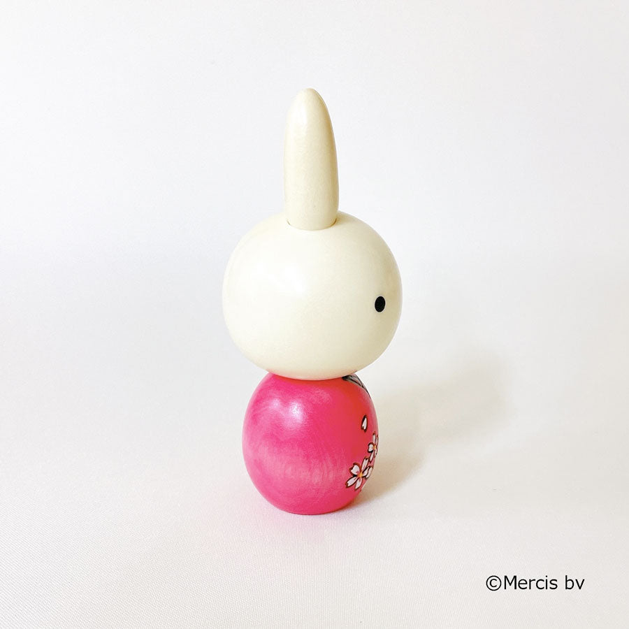 usaburo-kokeshi-miffy-sakura-figurine-artisanale-13-cm image 4