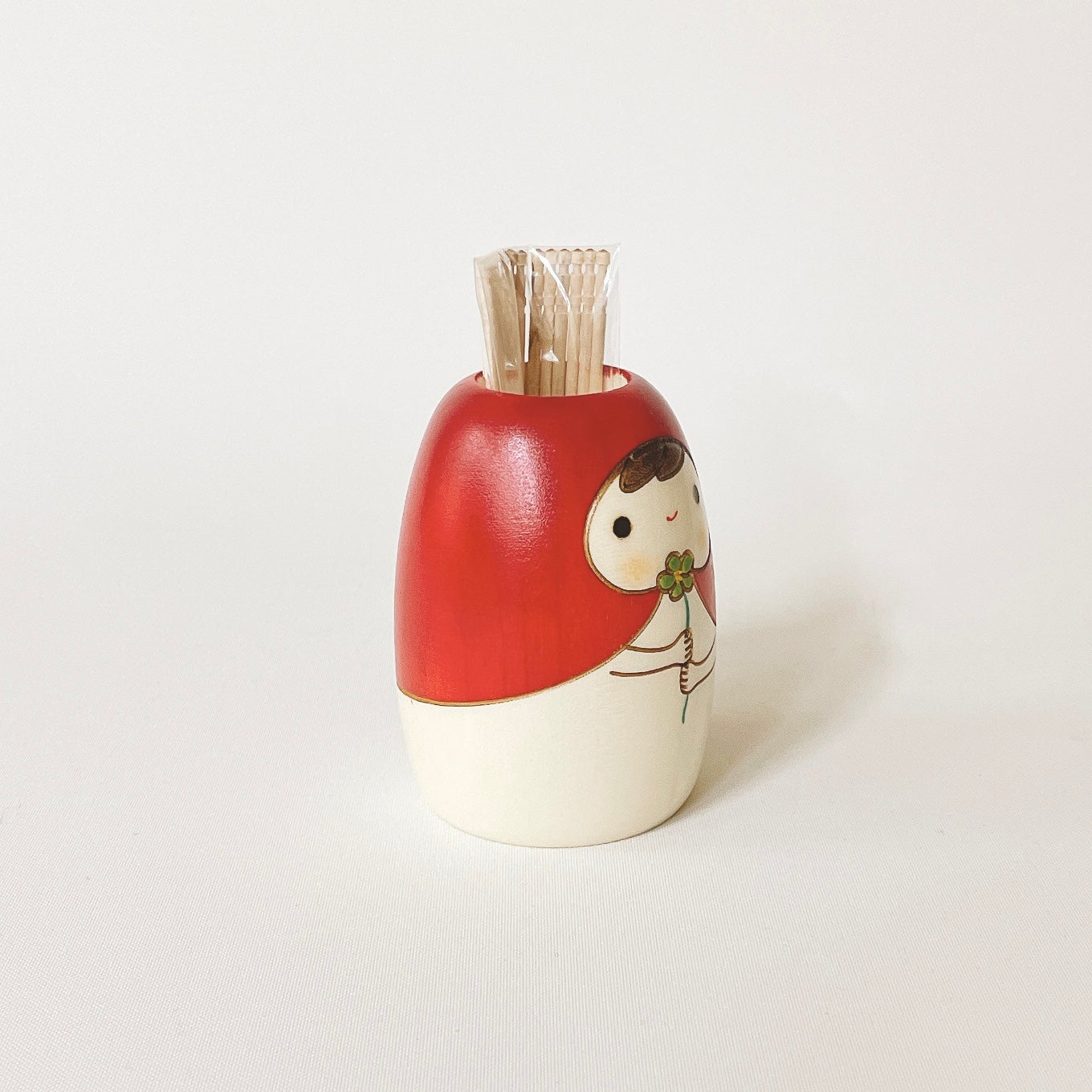 usaburo-kokeshi-honnori-porte-cure-dents-petit-chaperon-rouge-58x58x75mm image 4