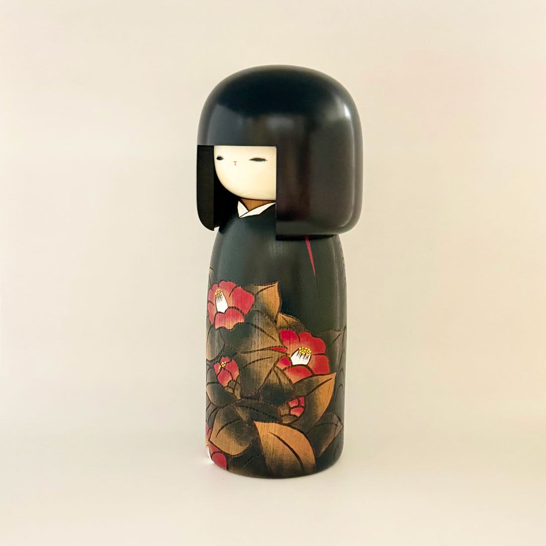 usaburo-kokeshi-ikutose-grande-poupee-kokeshi-28-cm-noire image 2