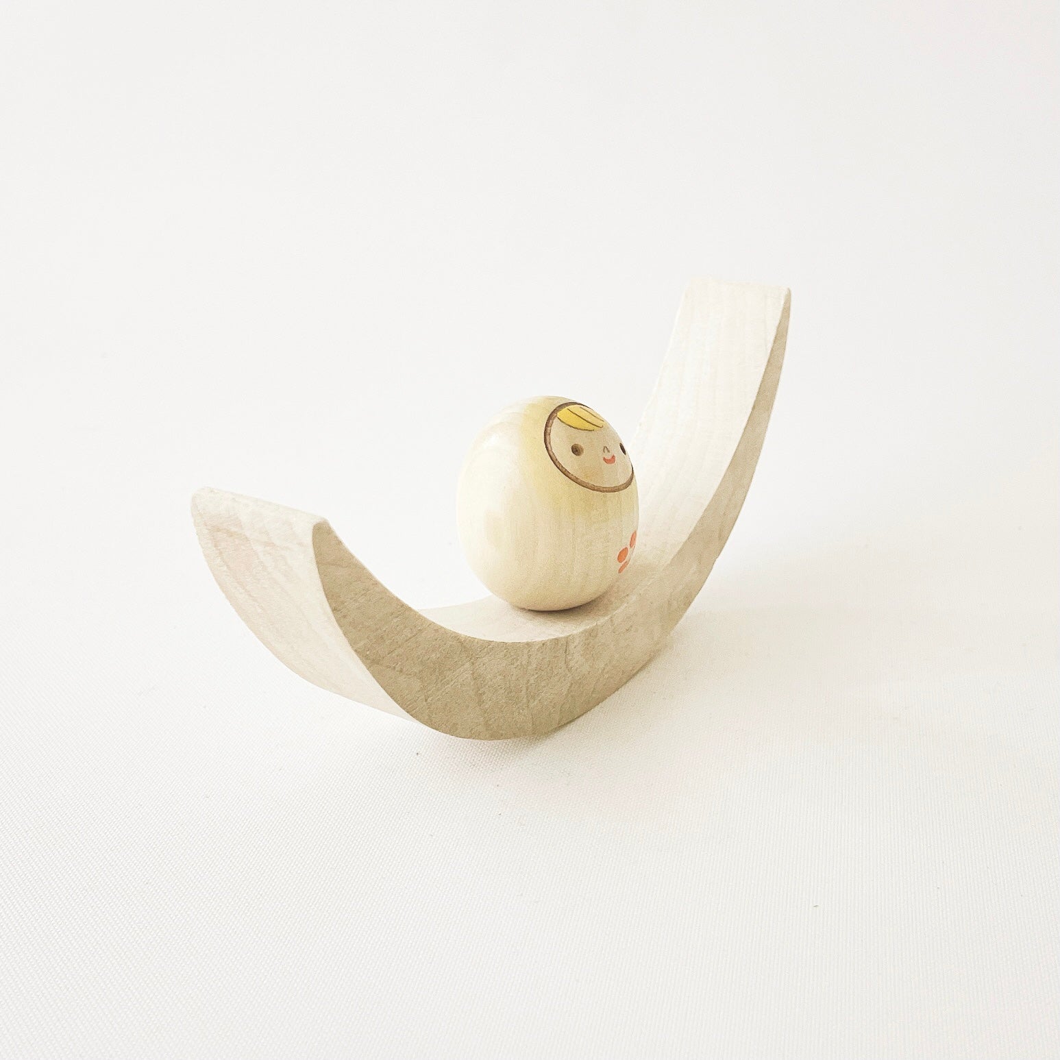 usaburo-kokeshi-yura-yura-culbuto-ber-ant-cadeau-naissance image 3