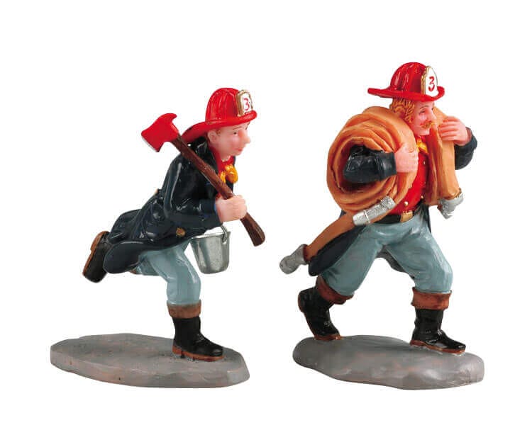 lemax-village-heroes-set-figurines-miniatures image 1