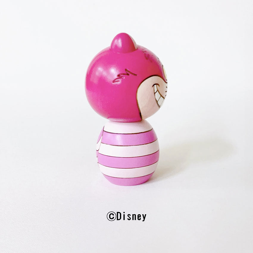 usaburo-kokeshi-chat-du-cheshire-disney-58x58x95mm image 4