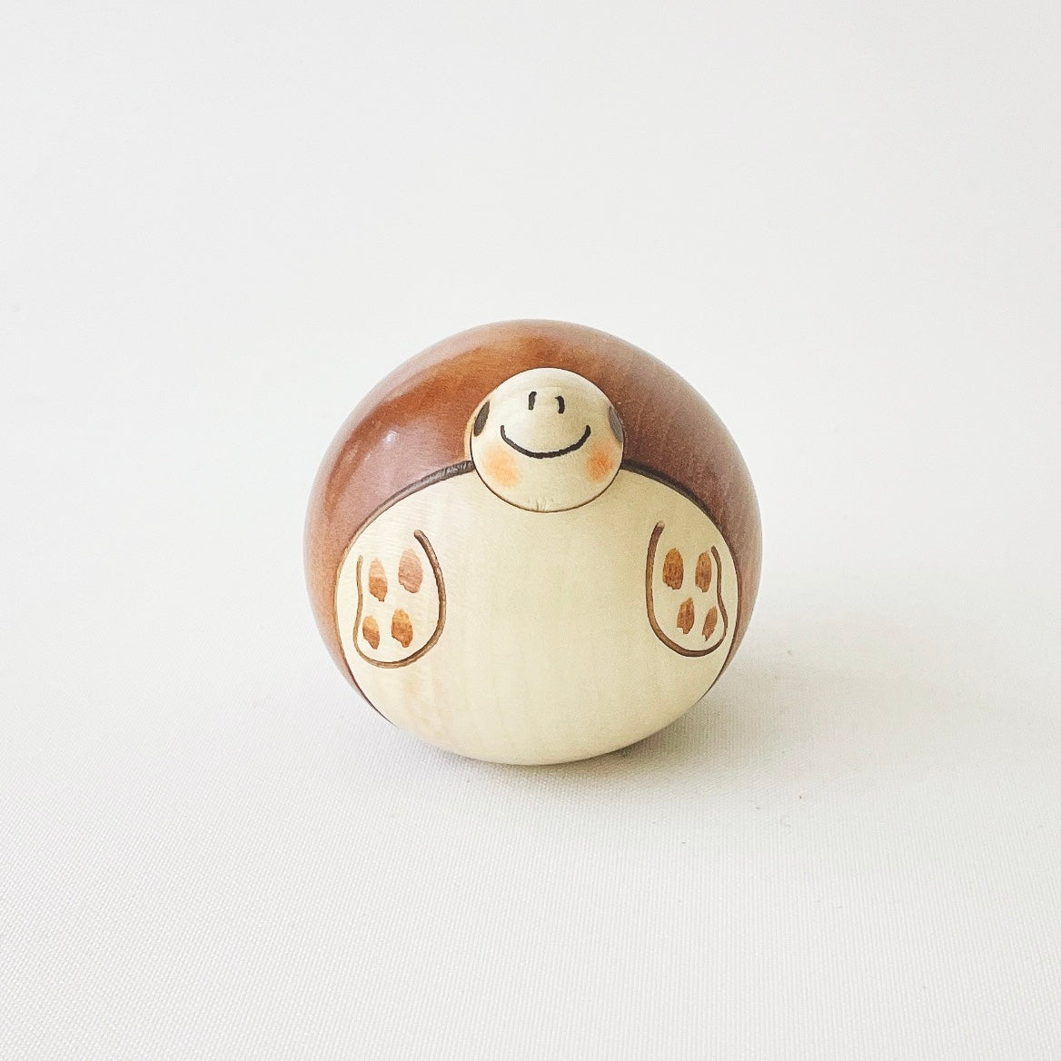usaburo-kokeshi-yurakoro-tortue-figurine-bois-bascule-58-mm image 2