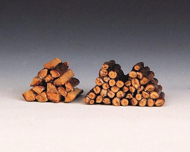 lemax-stacked-firewood-accessoire-bois-miniature image 1