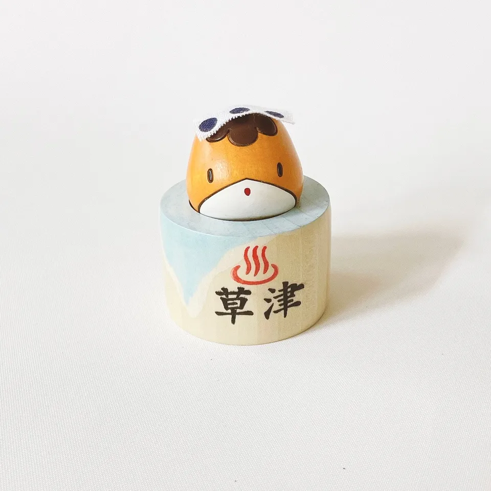 usaburo-kokeshi-gunma-chan-kusatsu-hot-spring-figurine-yura-koro-60-x-60-x-75-mm image 1