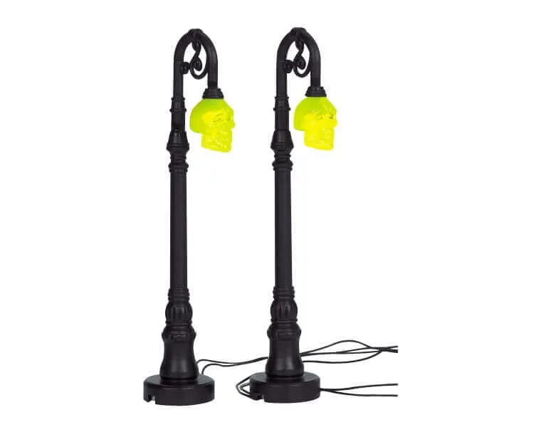 lemax-skull-street-lamp-lampadaire-miniature-spooky-town image 1
