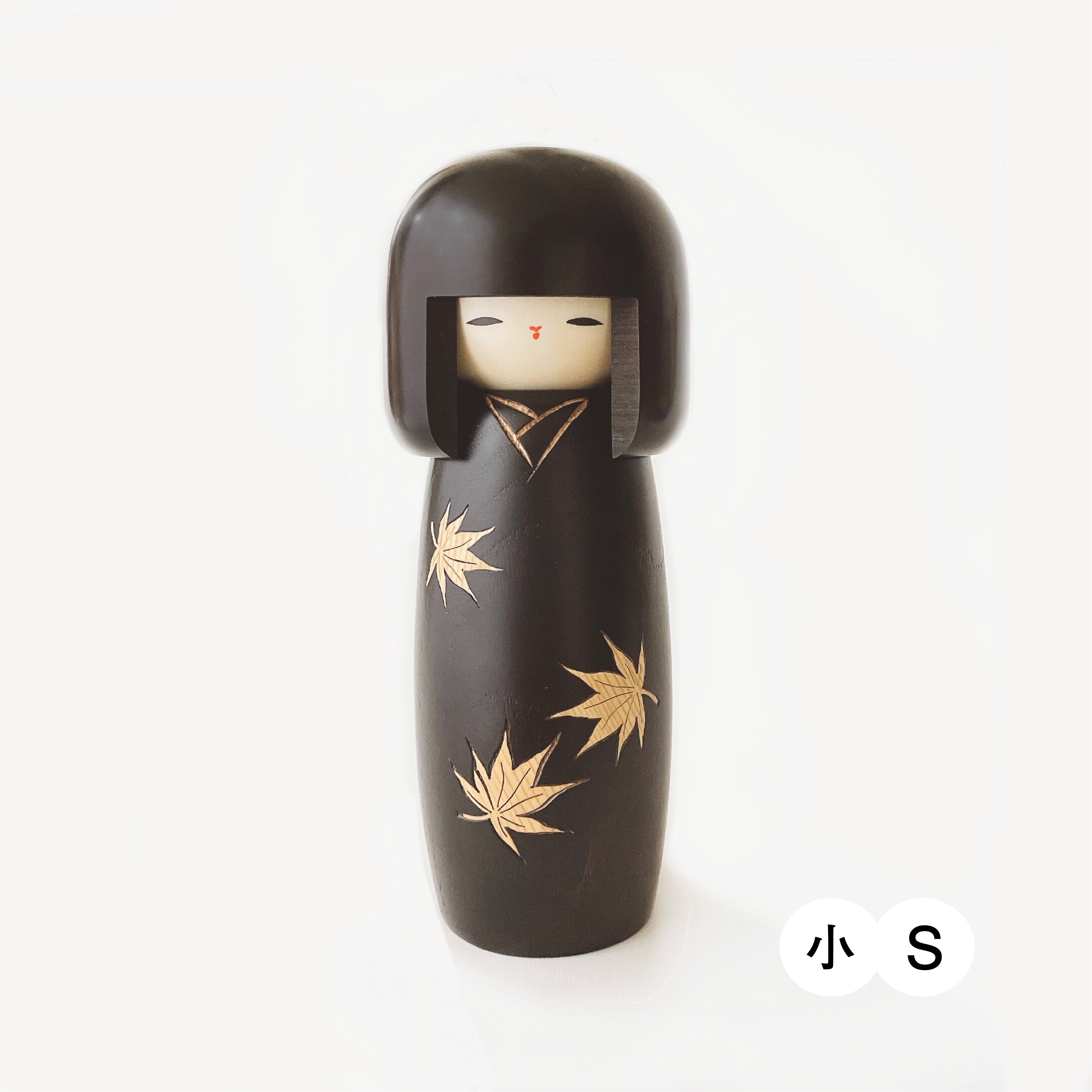 usaburo-kokeshi-zokan-momiji-kokeshi-marqueterie-rable-hana image 1