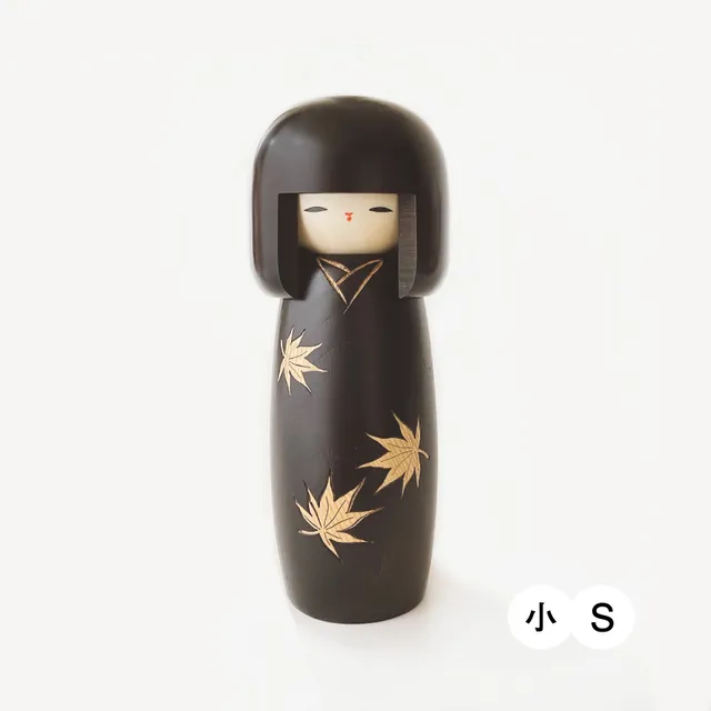 usaburo-kokeshi-zokan-momiji-kokeshi-marqueterie-rable-hana image 1