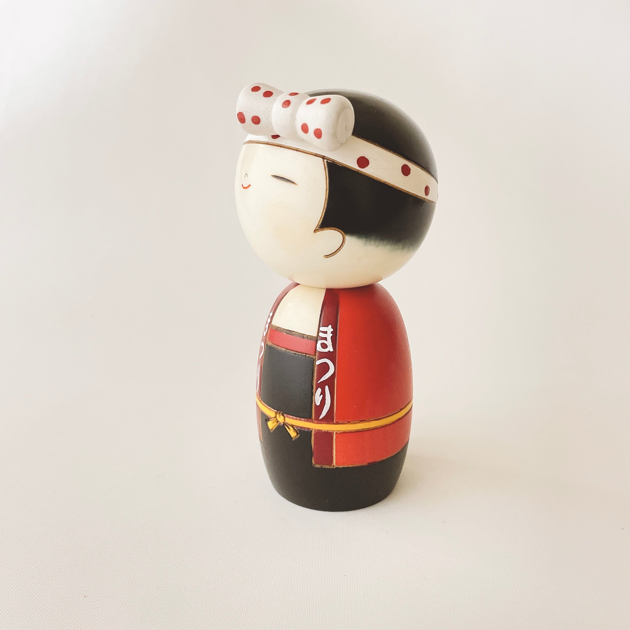 usaburo-kokeshi-wasshoi-summer-festival-girl-14-5-cm image 2