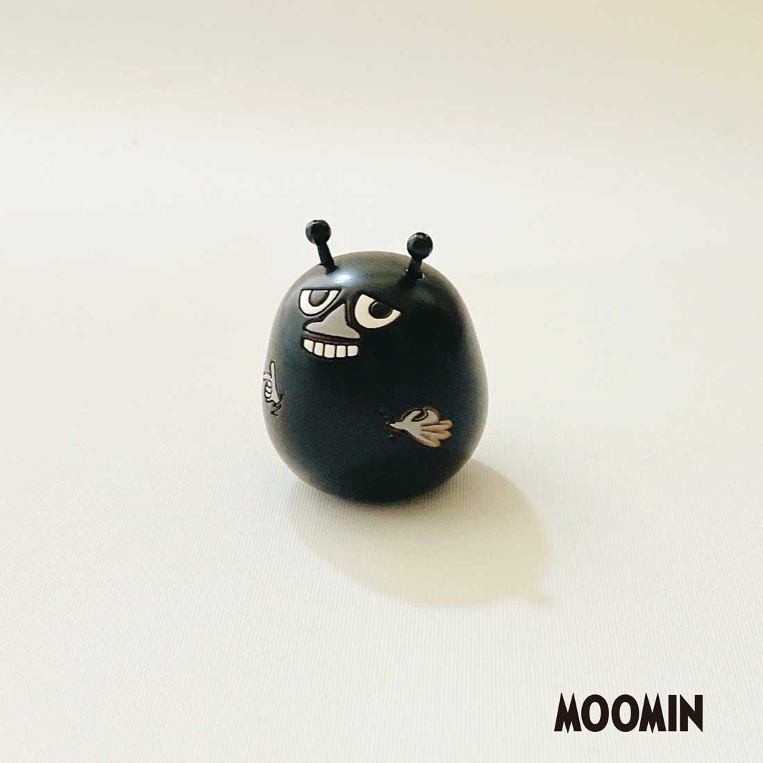 usaburo-kokeshi-stinky-s-figurine-moomin-artisanale-paume image 2