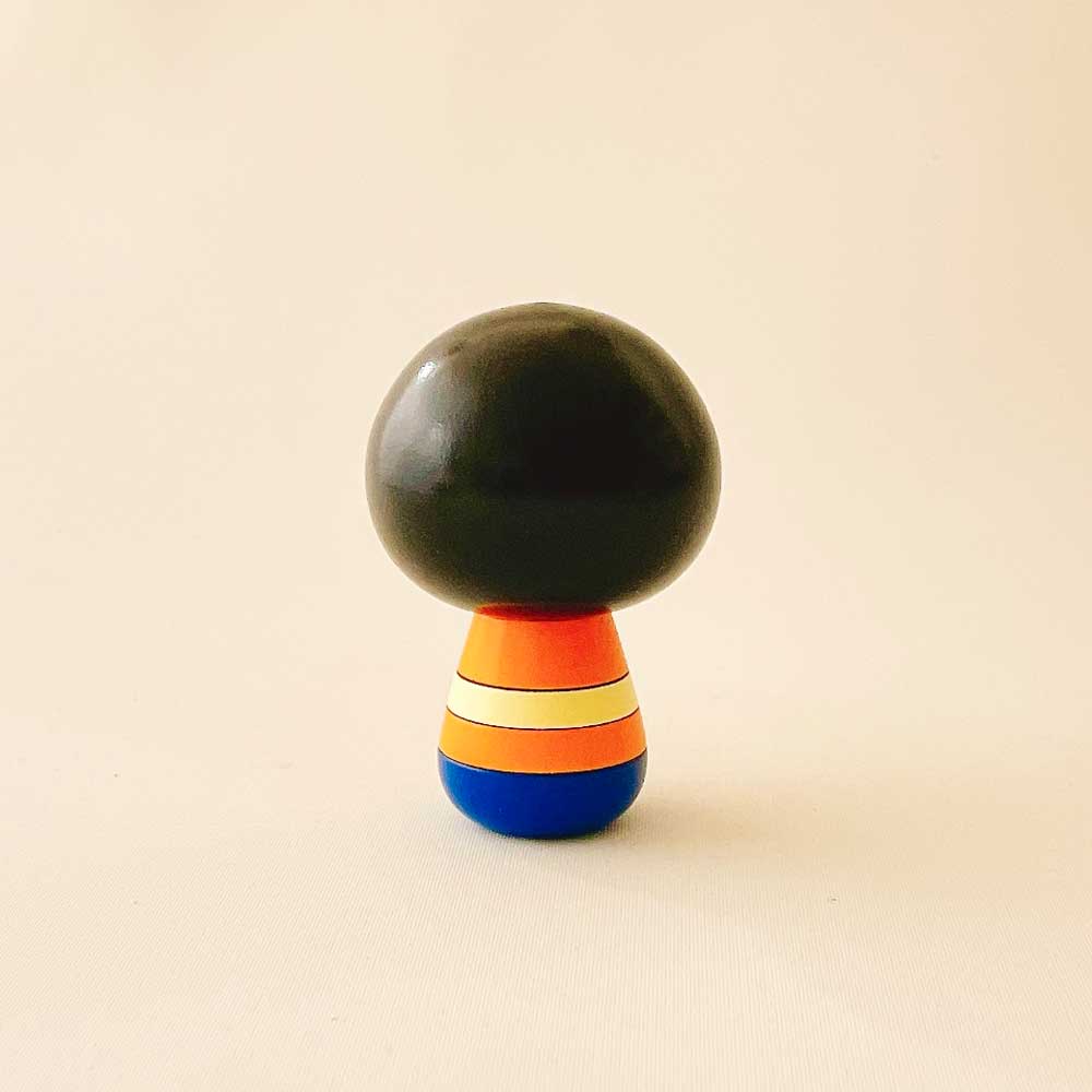 usaburo-kokeshi-doraemon-figurine-artisanale-9-2-cm image 3