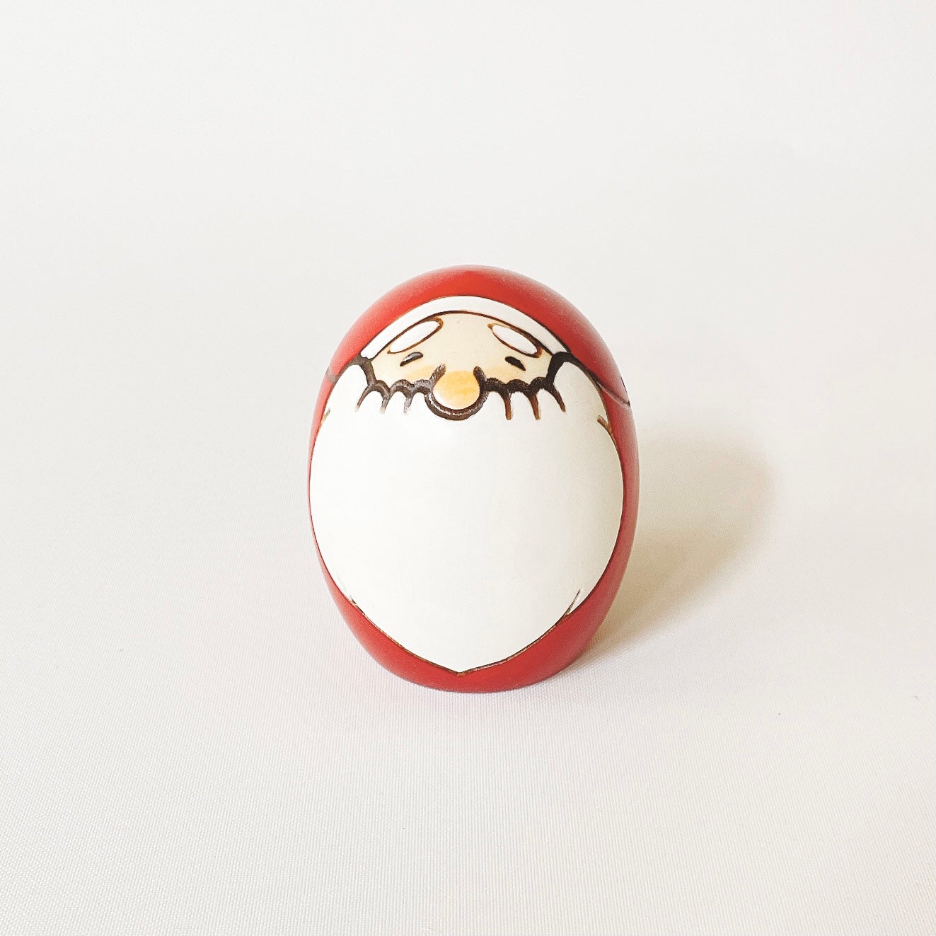 usaburo-kokeshi-mini-santa-egg-l-figurine-artisanale-p-re-no-l-uf image 1