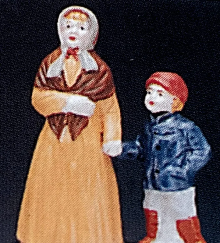 lemax-first-day-of-school-figurine-miniature-coliers-lot-de-collection image 1