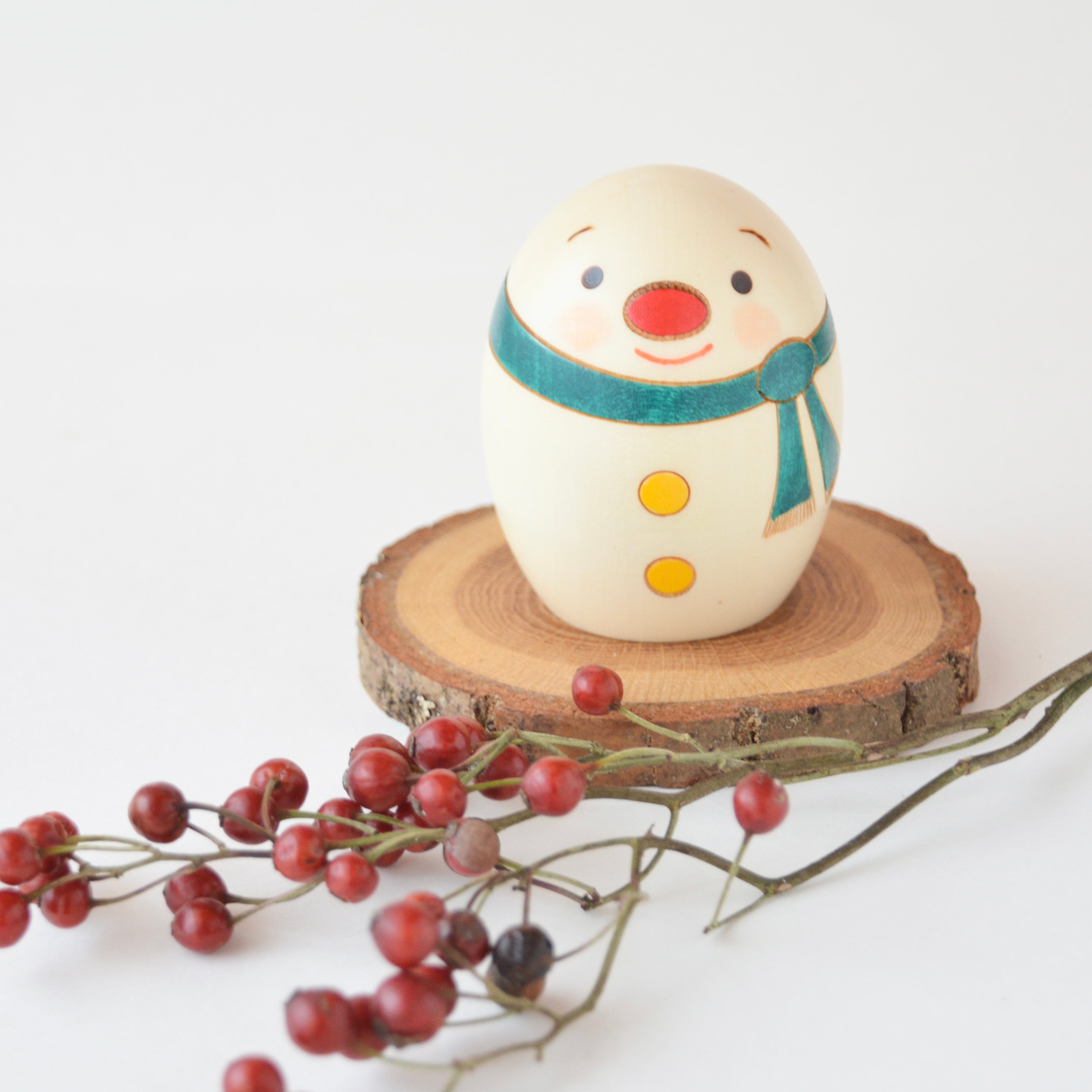 usaburo-kokeshi-bonhomme-de-neige-uf-l-d-co-no-l-bois-7-cm image 4