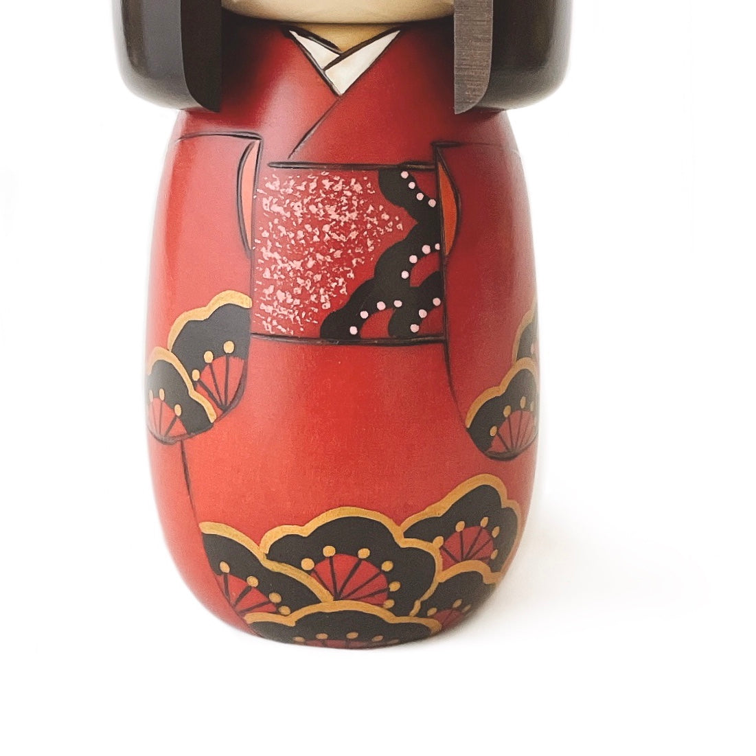 usaburo-kokeshi-yorokobi-joie-grande-kokeshi-prunier-210-mm image 3