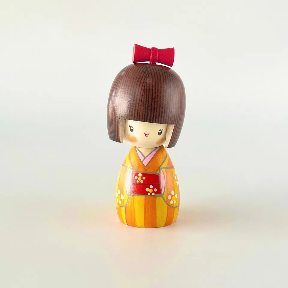 usaburo-kokeshi-otome-gokoro-feeling-in-love-kokeshi-14-cm image 1