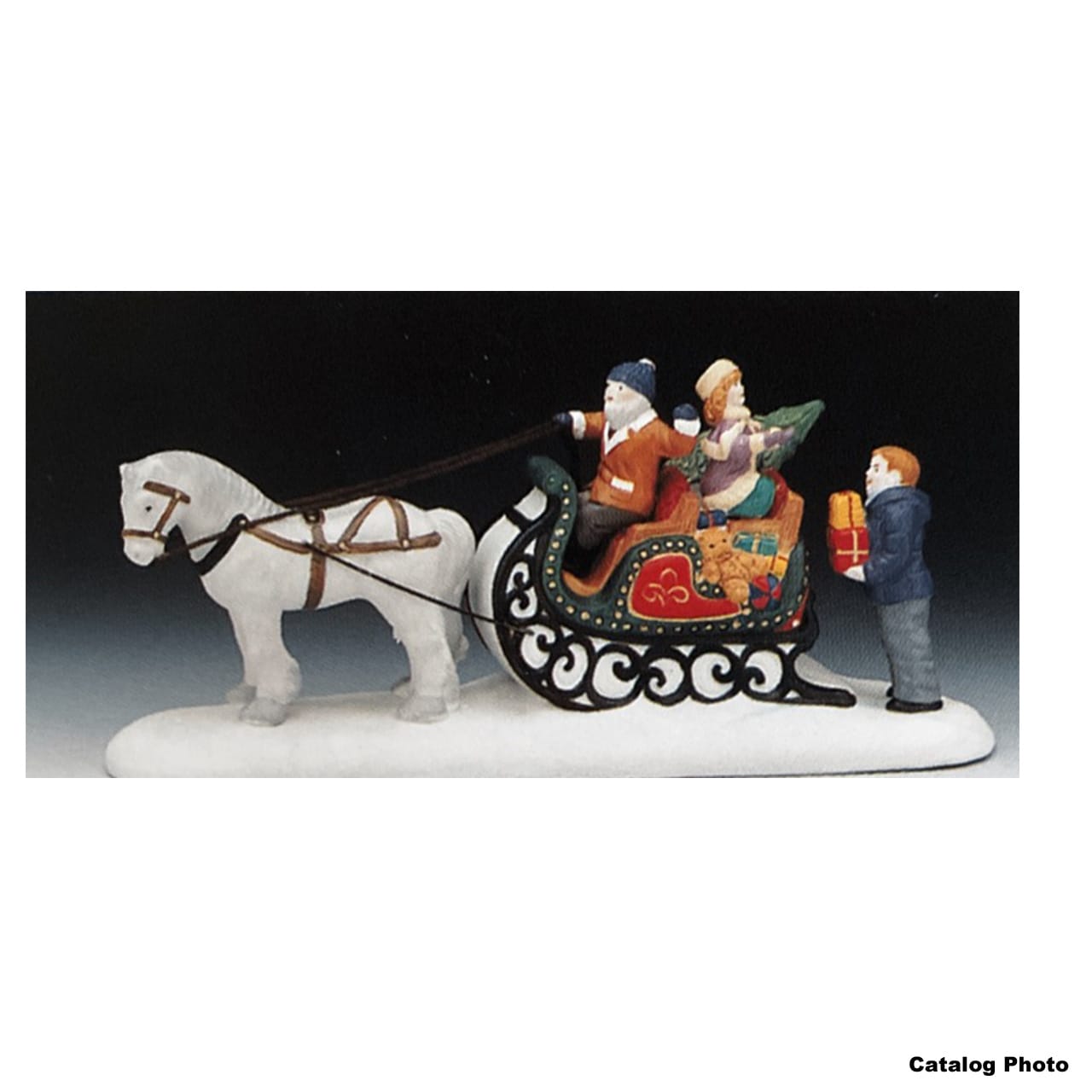 lemax-loading-the-gifts-figurine-miniature-village-de-no-l image 1