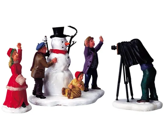 lemax-family-photo-figurine-photo-de-famille-village-miniature image 1