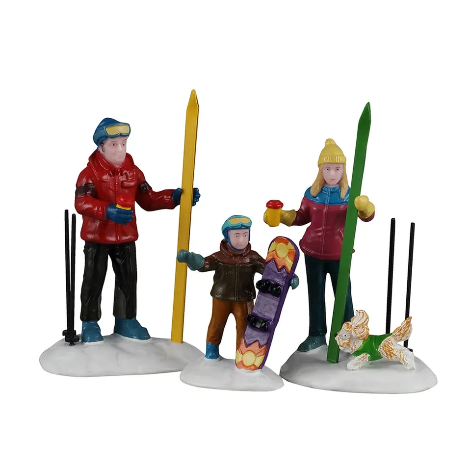 lemax-family-ski-day-figurine-miniature-village-de-no-l-vail-village image 1