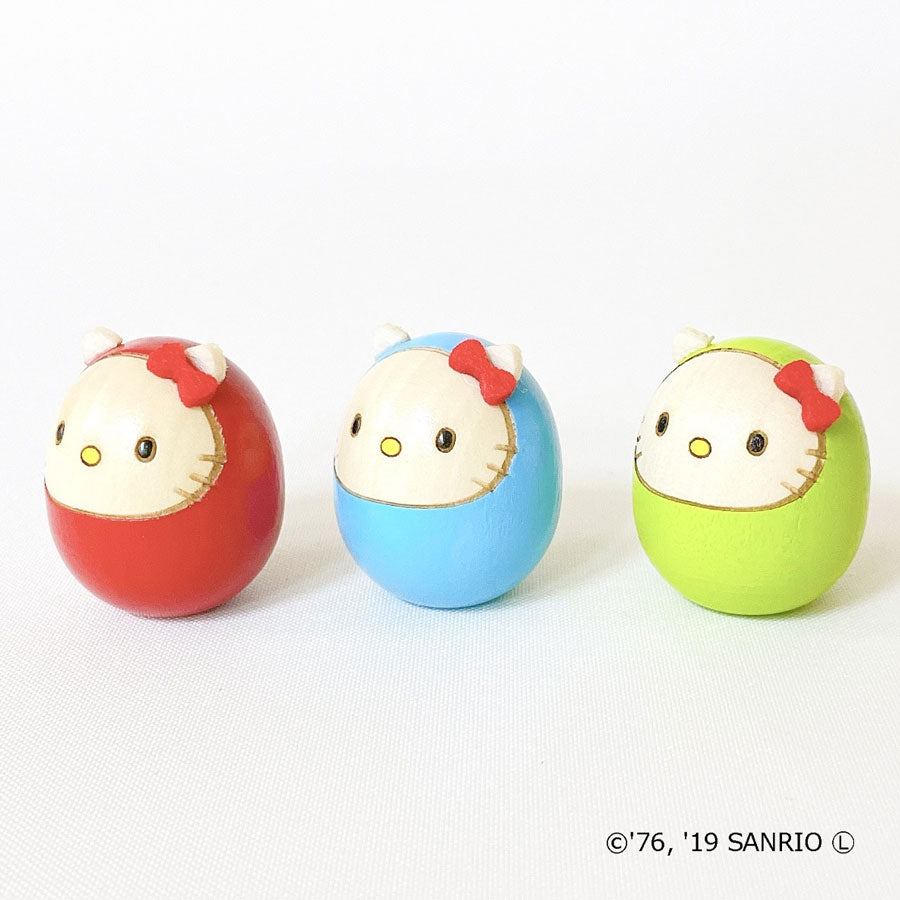 usaburo-kokeshi-hello-kitty-mame-daruma-bleu-clair-mini-figurine-3-5-cm image 3