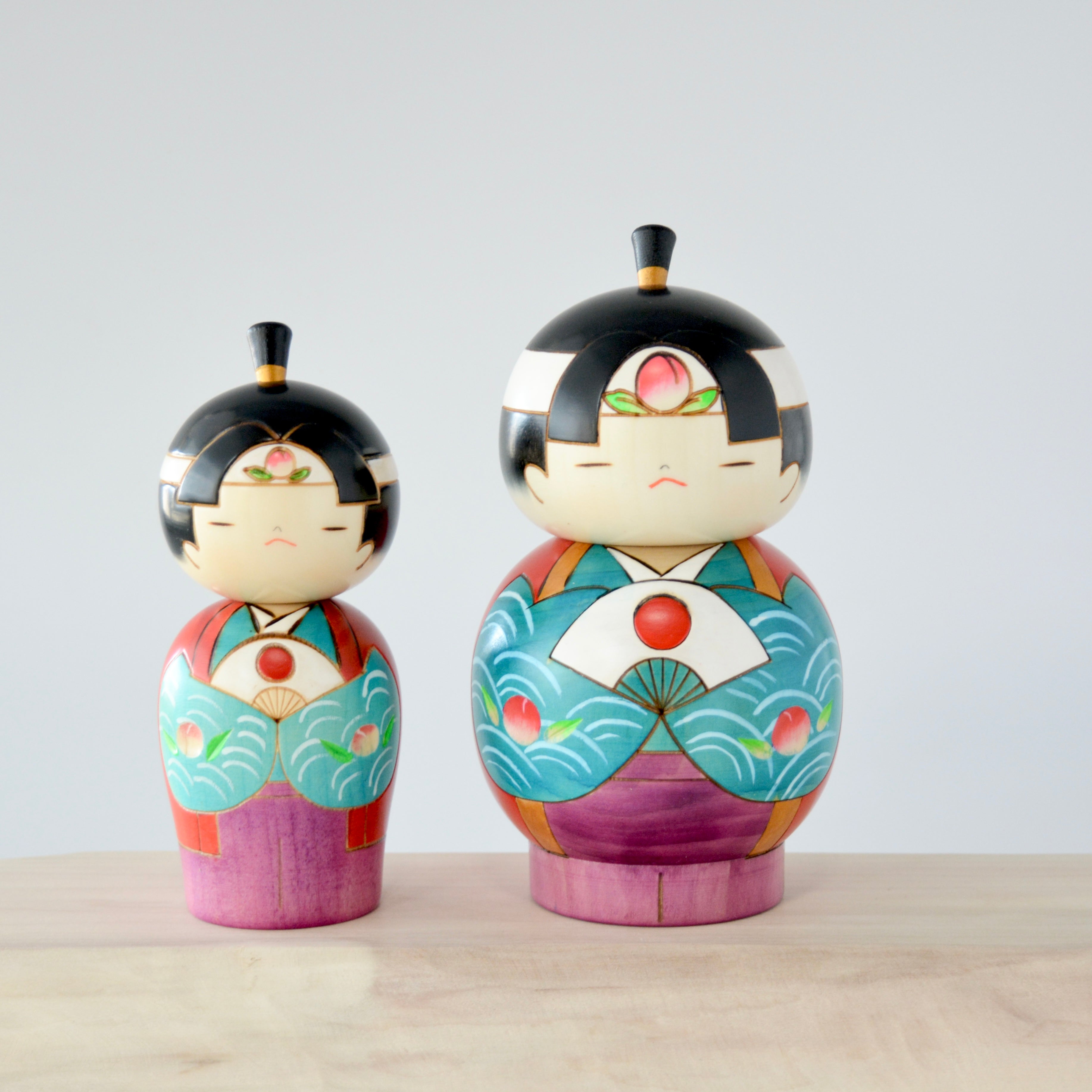 usaburo-kokeshi-momotar-l-set-complet-figurine-miniature-artisanale-145-mm image 3