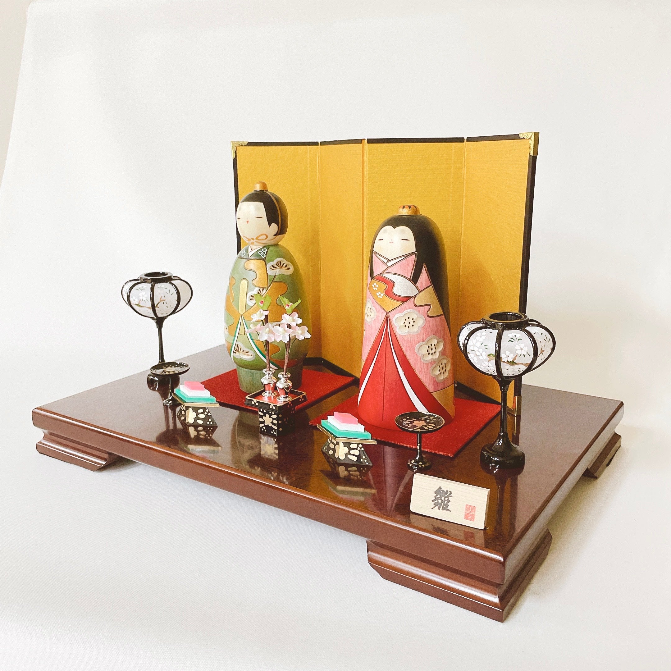 usaburo-kokeshi-tachi-hina-standing-set-hina-2-kokeshi-18-cm image 8