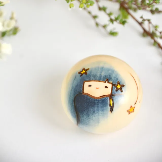 usaburo-kokeshi-yurakoro-hoshi-ni-negai-wo-figurine-v-u-toile image 1