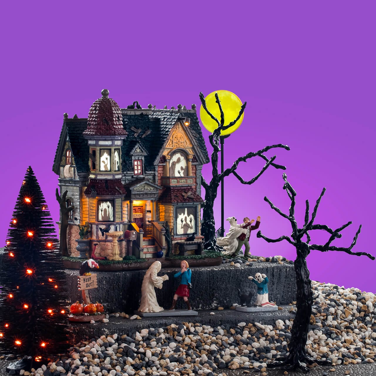 lemax-the-house-of-shadows-set-manoir-hant-spooky-town-illumin image 1