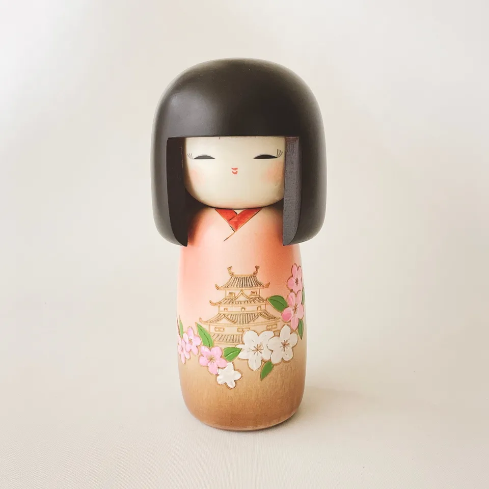 usaburo-kokeshi-joka-machi-poupee-ville-chateau-15-cm image 1