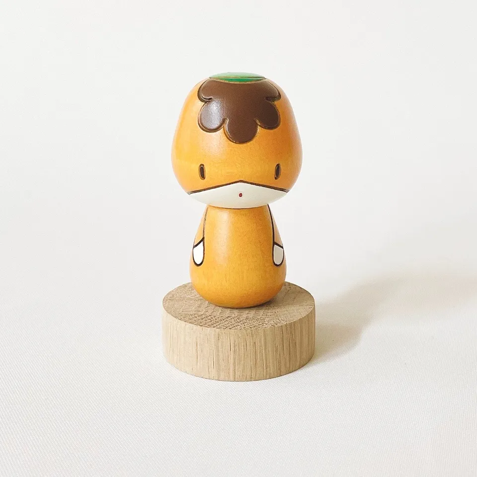 usaburo-kokeshi-gunma-chan-basic-figurine-artisanale-8-5-cm image 1