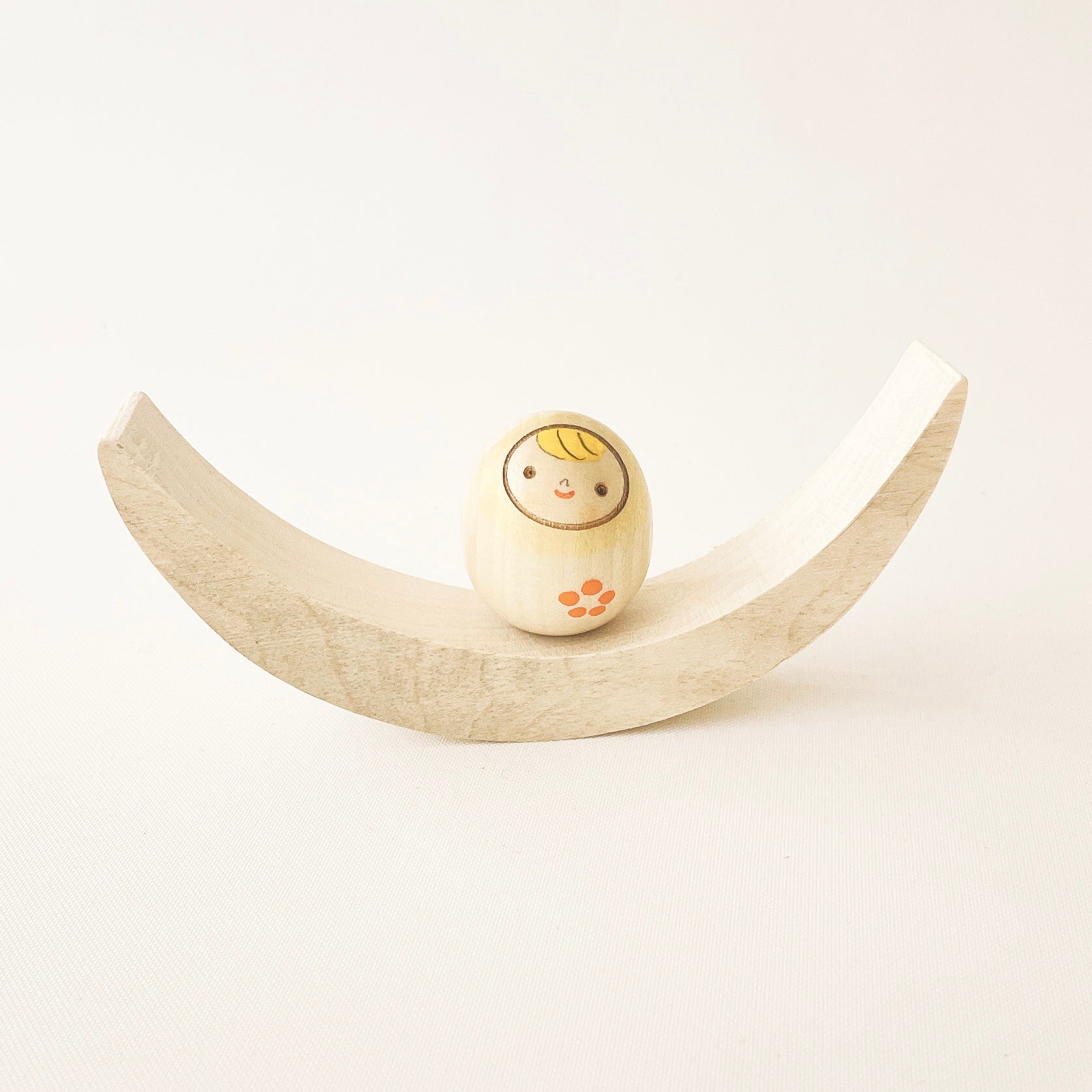 usaburo-kokeshi-yura-yura-culbuto-ber-ant-cadeau-naissance image 1