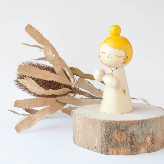 usaburo-kokeshi-nukumori-warmth-poupee-mere-et-bebe-14-cm image 1
