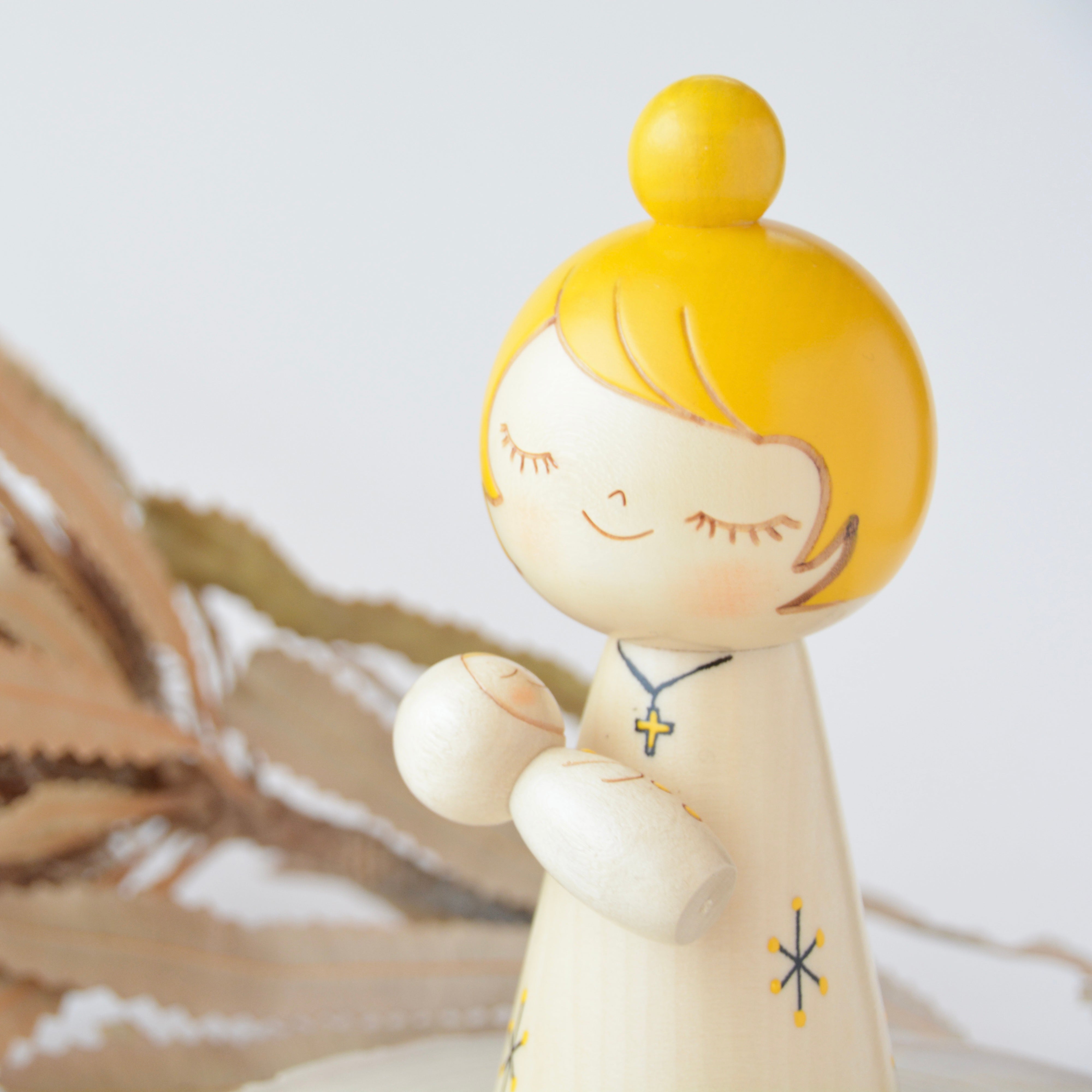 usaburo-kokeshi-nukumori-warmth-poupee-mere-et-bebe-14-cm image 2