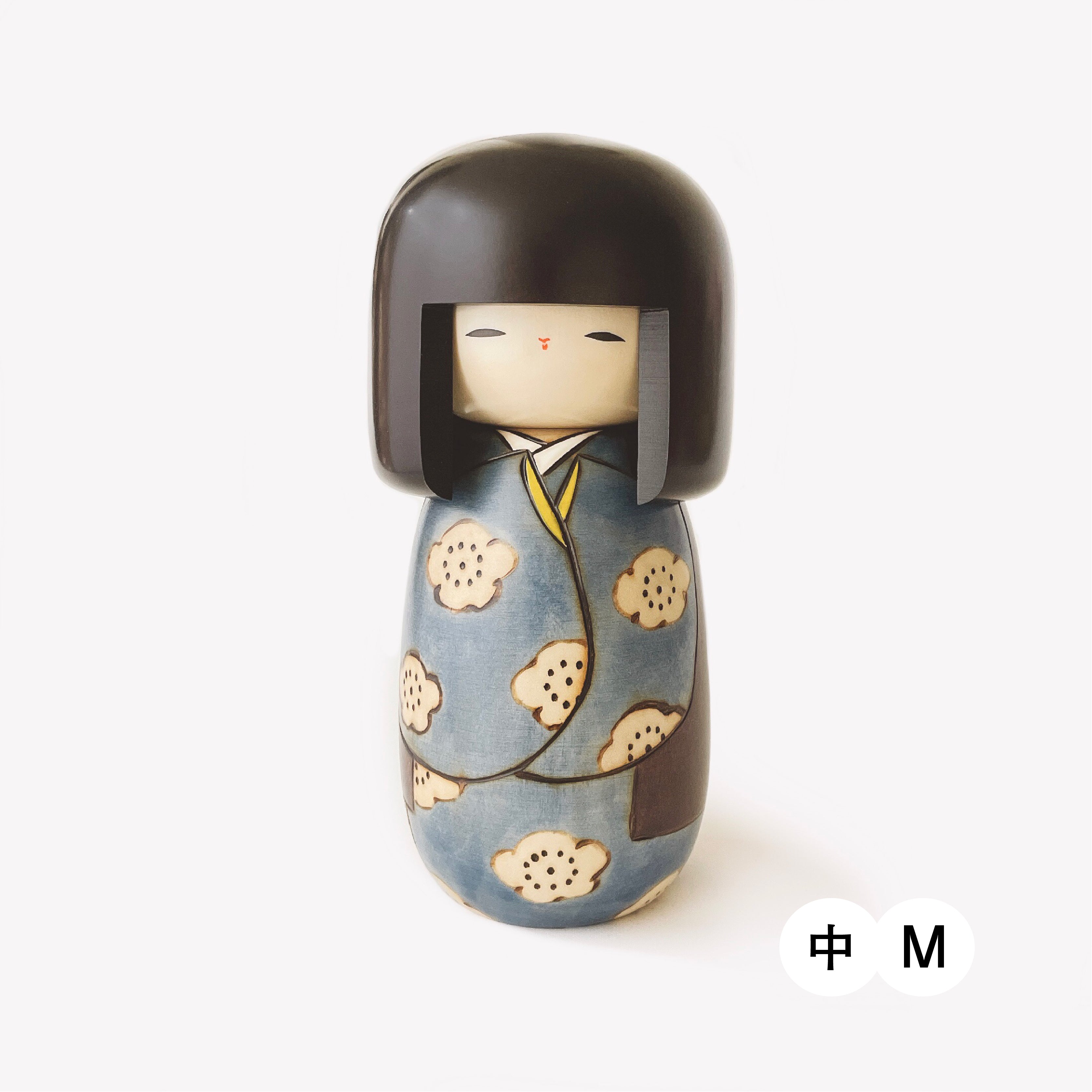 usaburo-kokeshi-k-jitsu-bleu-m-poup-e-kokeshi-haori-21-cm image 1
