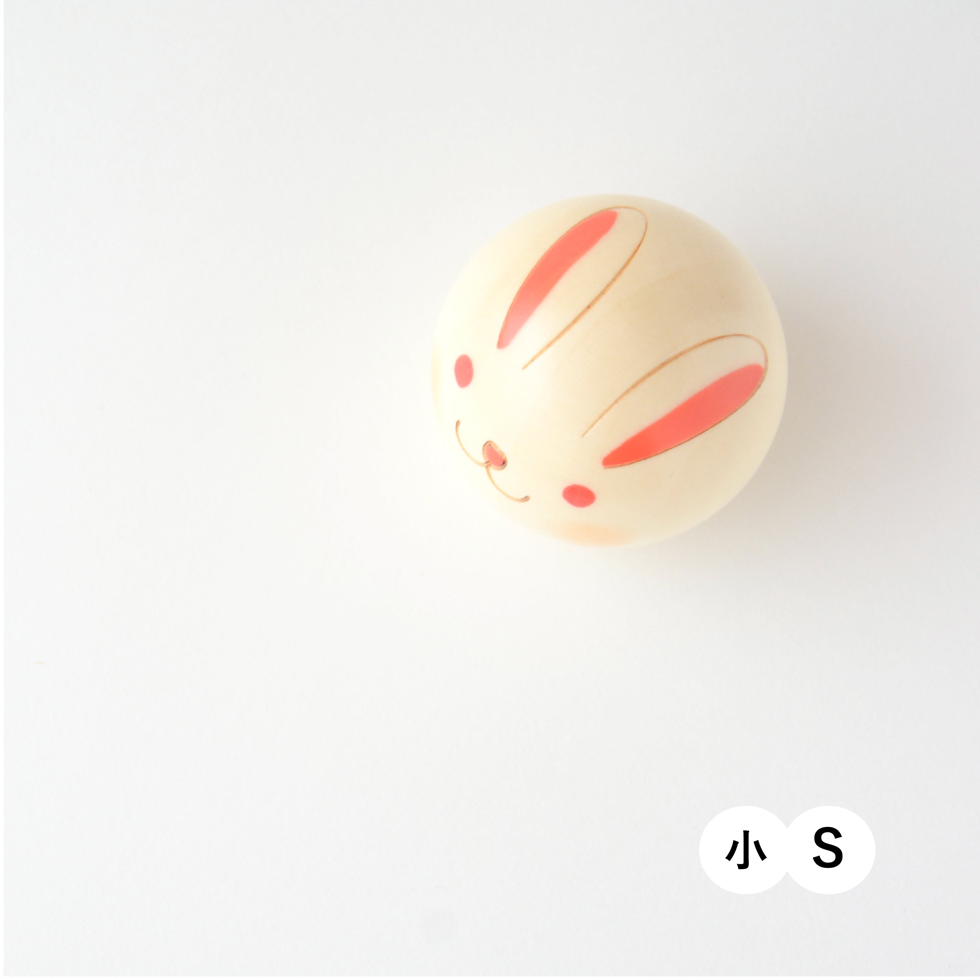 usaburo-kokeshi-yurakoro-lapin-figurine-uf-culbuto-bois image 5