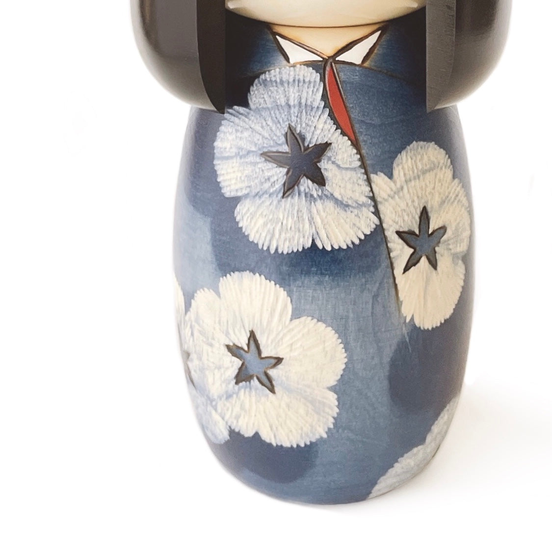 usaburo-kokeshi-aiko-love-and-happiness-figurine-kokeshi-artisanale-24-cm-bleue image 3