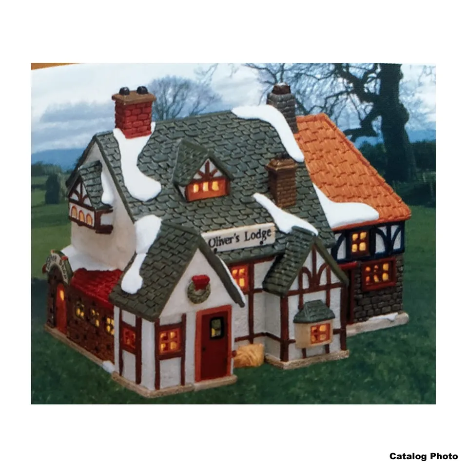 lemax-oliver-s-lodge-chalet-miniature-village-de-no-l image 1