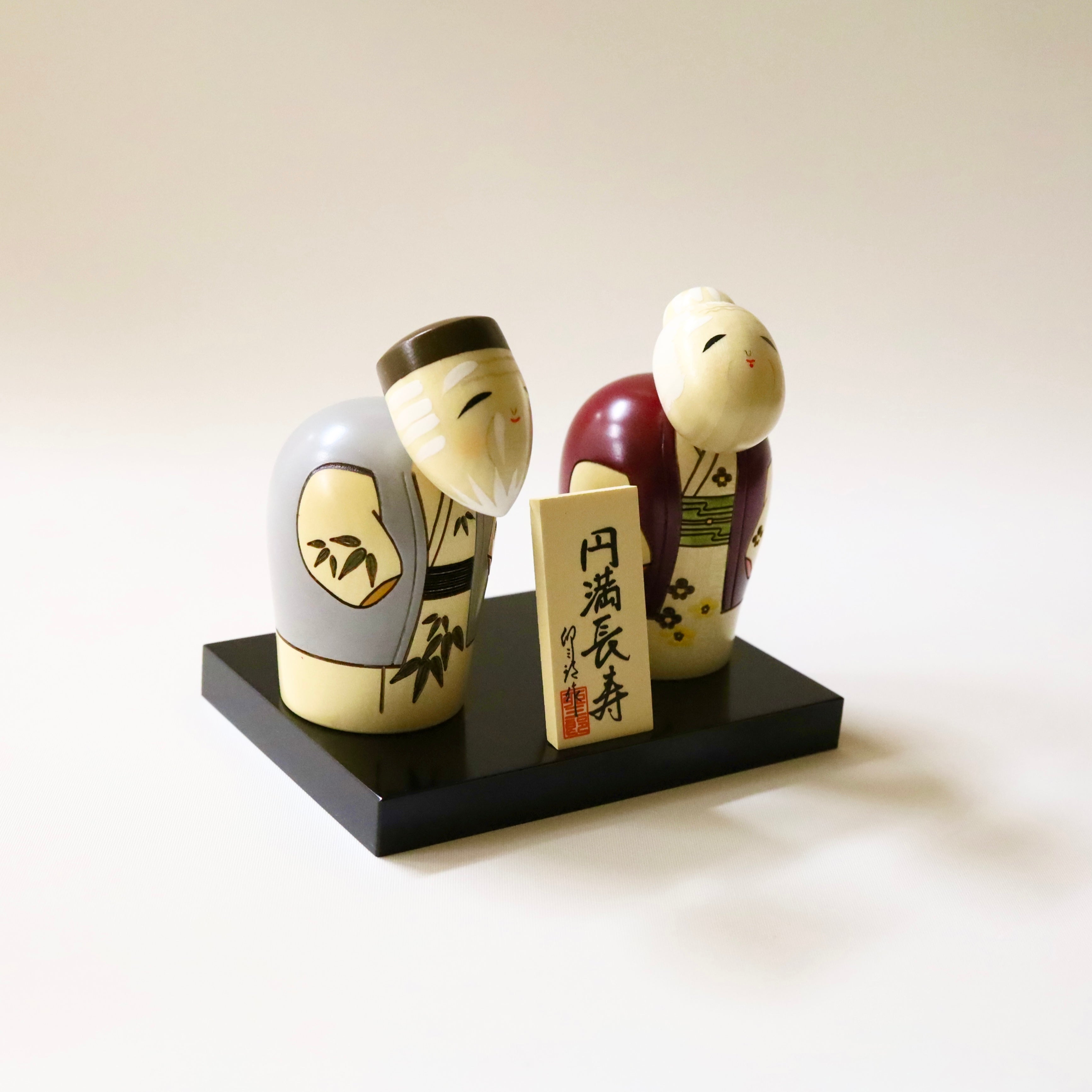 usaburo-kokeshi-enman-choju-long-vit-duo-50-x-78-x-110-mm-avec-socle image 3