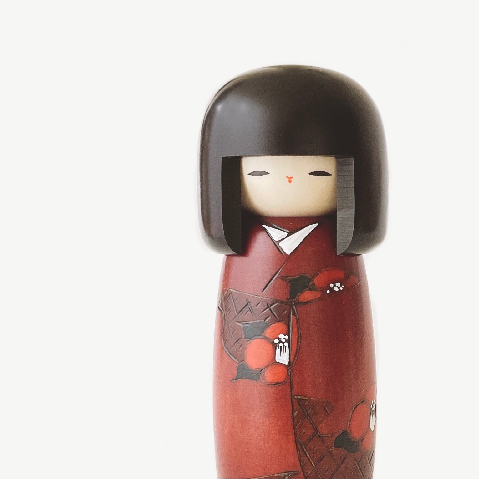 usaburo-kokeshi-soshun-early-spring-kokeshi-cam-lia-rougekimono image 2