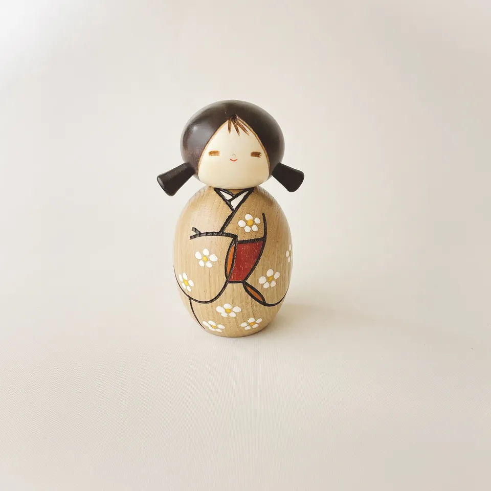 usaburo-kokeshi-haru-yo-koi-wait-for-spring-figurine-miniature-t-te-ronde image 1