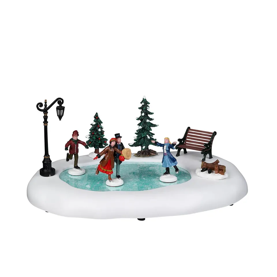 lemax-winter-skating-sc-ne-patineurs-sur-glace-caddington image 1