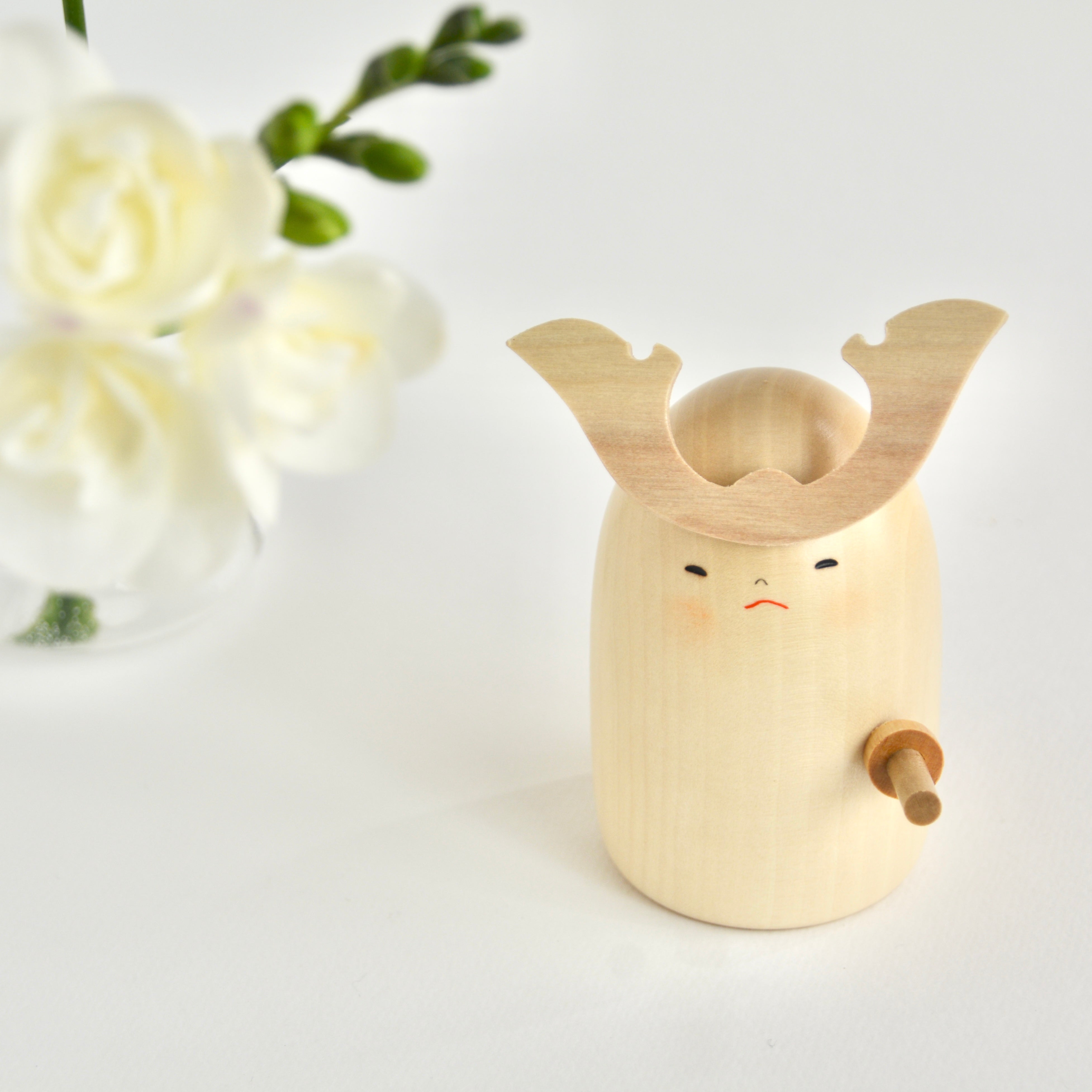 usaburo-kokeshi-wan-paku-naughty-figurine-artisanale-13-5-cm-mizuki image 4