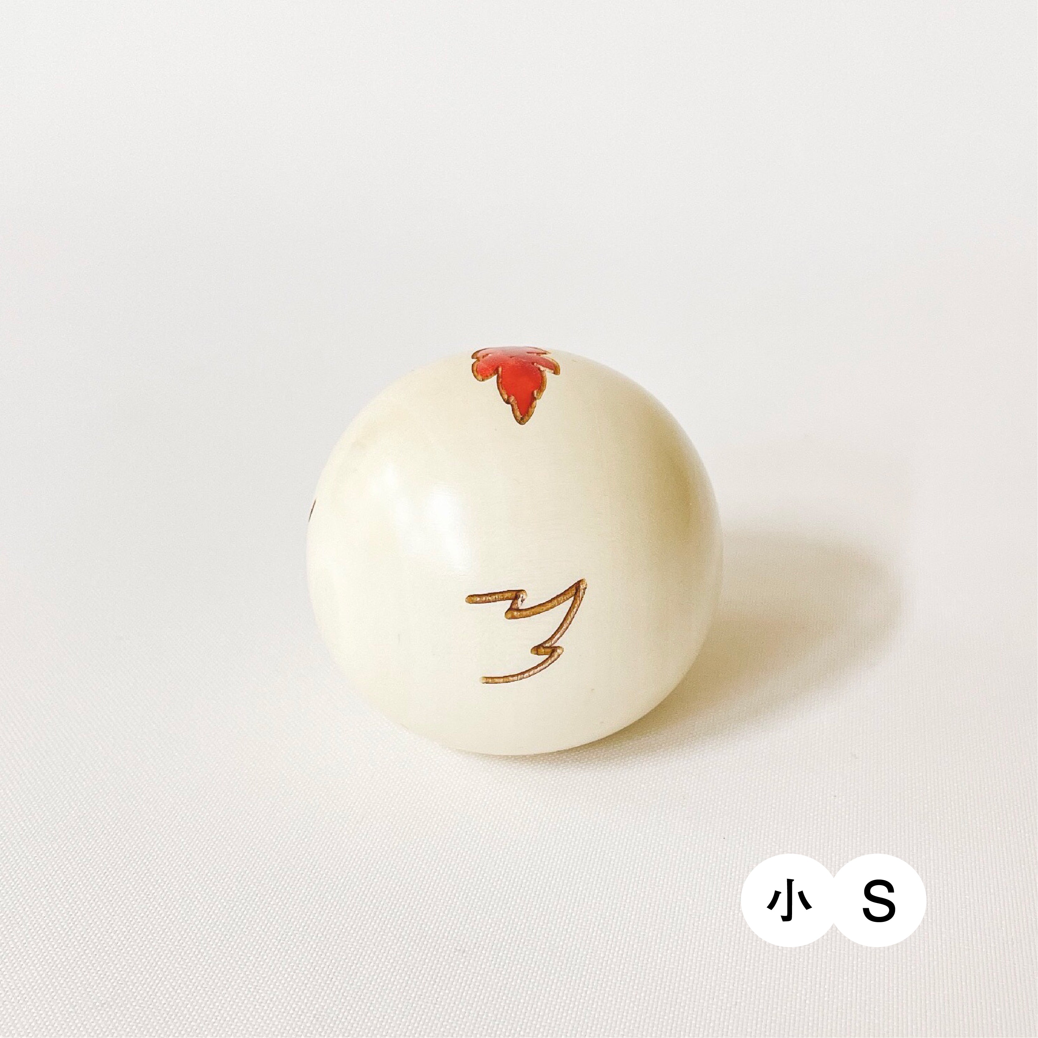usaburo-kokeshi-yurakoro-rooster-culbuto-coq-en-bois-mizuki image 3