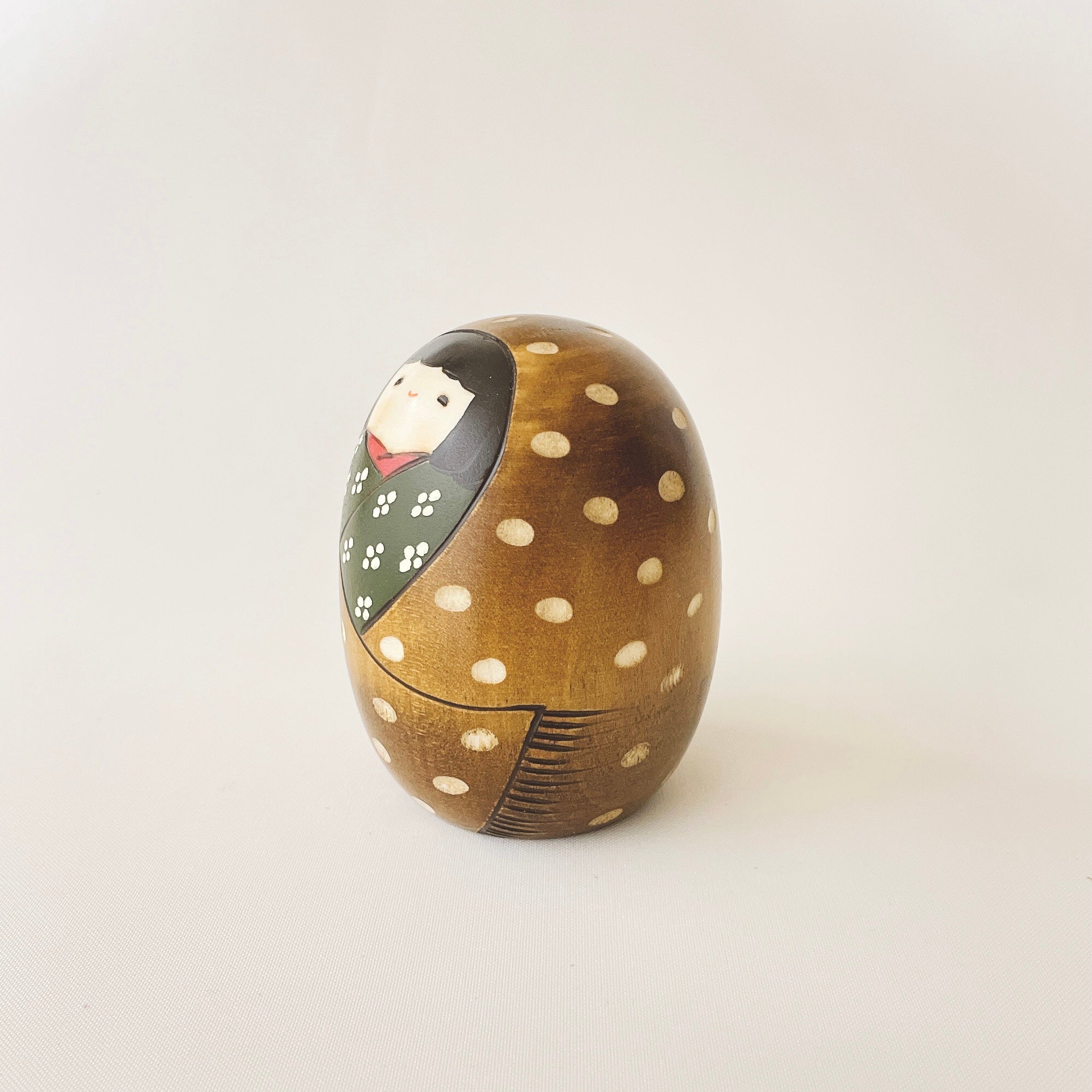 usaburo-kokeshi-fuyu-hiver-figurine-artisanale-classique image 2